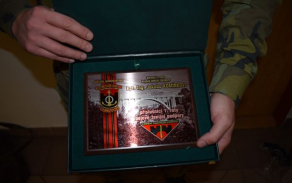 Plaketa od vojáku 1.rbžp.